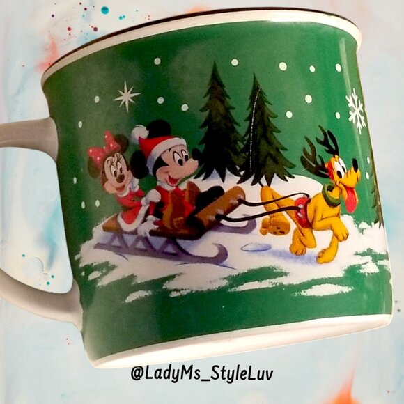 New Harvey's Seatbelt Rare Winter Christmas Mug FREE SHIPPING Disney Mickey NWOT - Picture 1 of 6